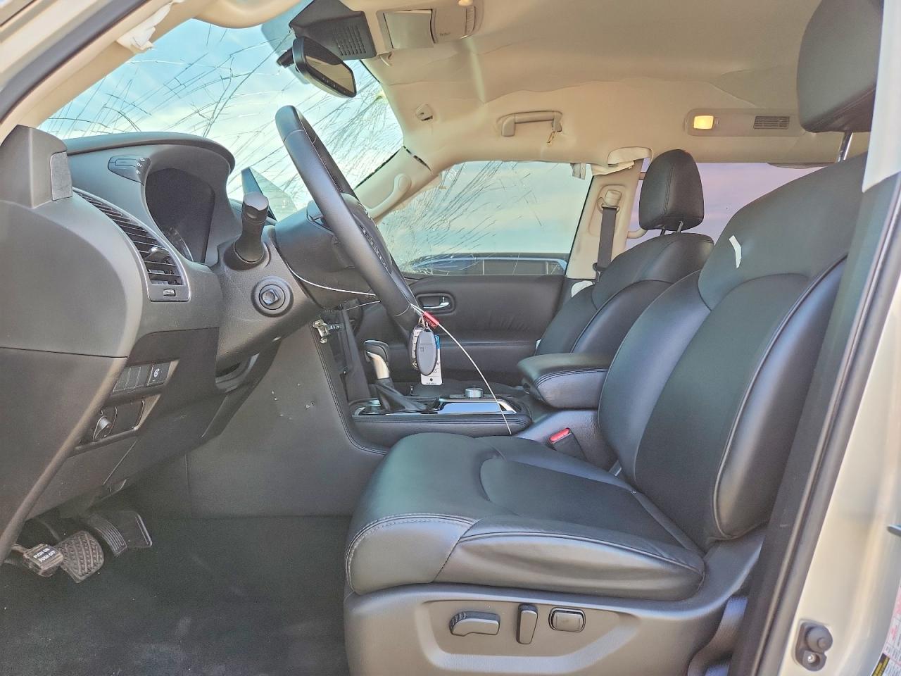 Nissan Armada Sv