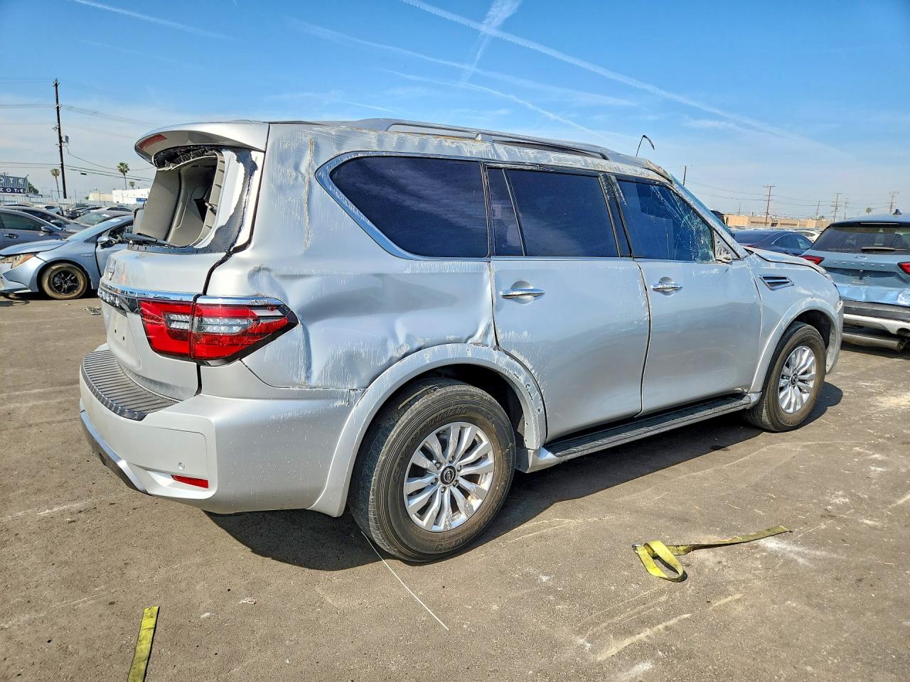 Nissan Armada Sv