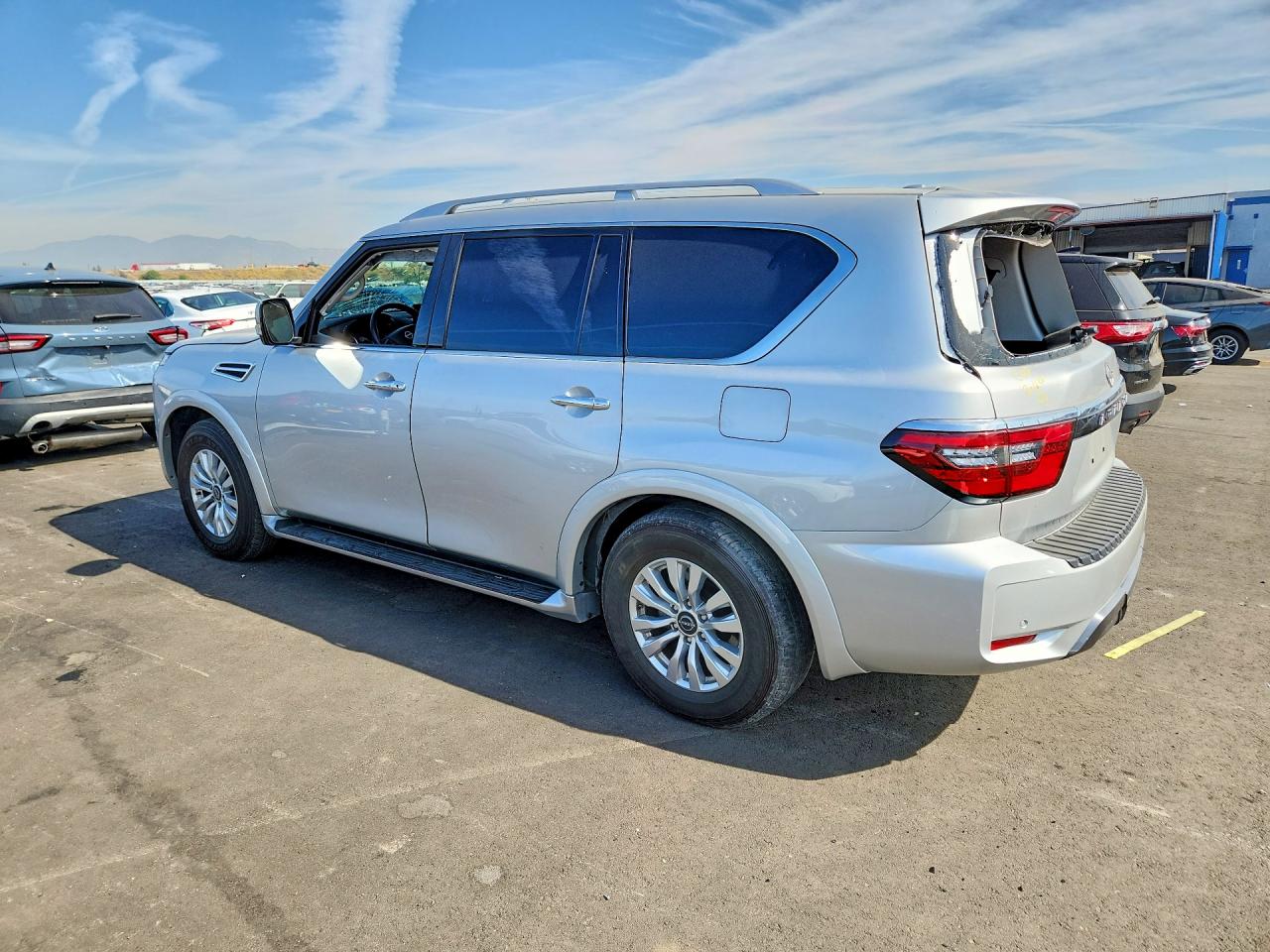 Nissan Armada Sv