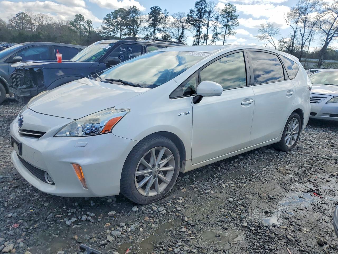 Salvage Toyota Prius Image