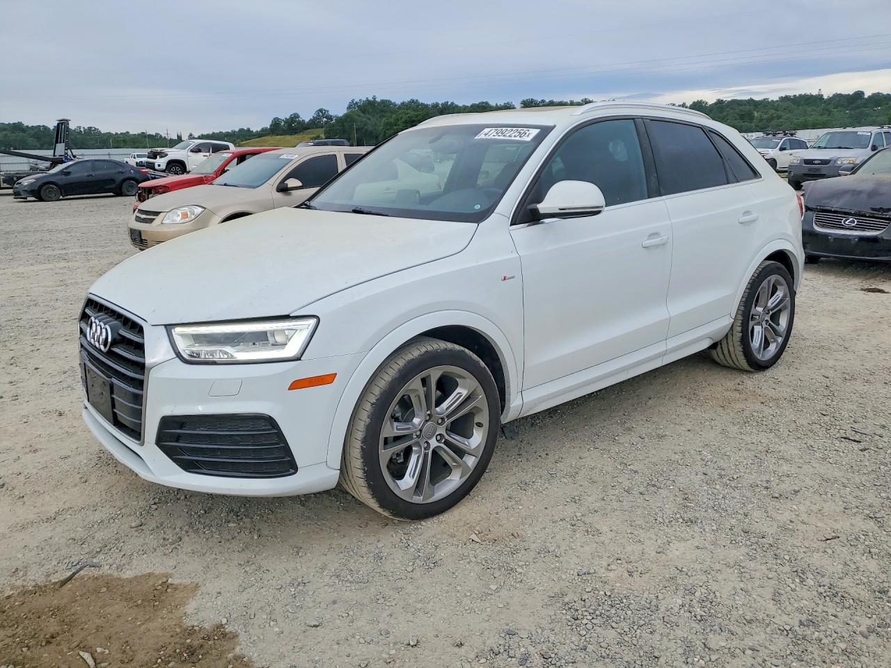 Salvage Audi Q3 Image