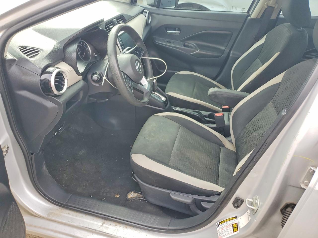 Nissan Versa Sv