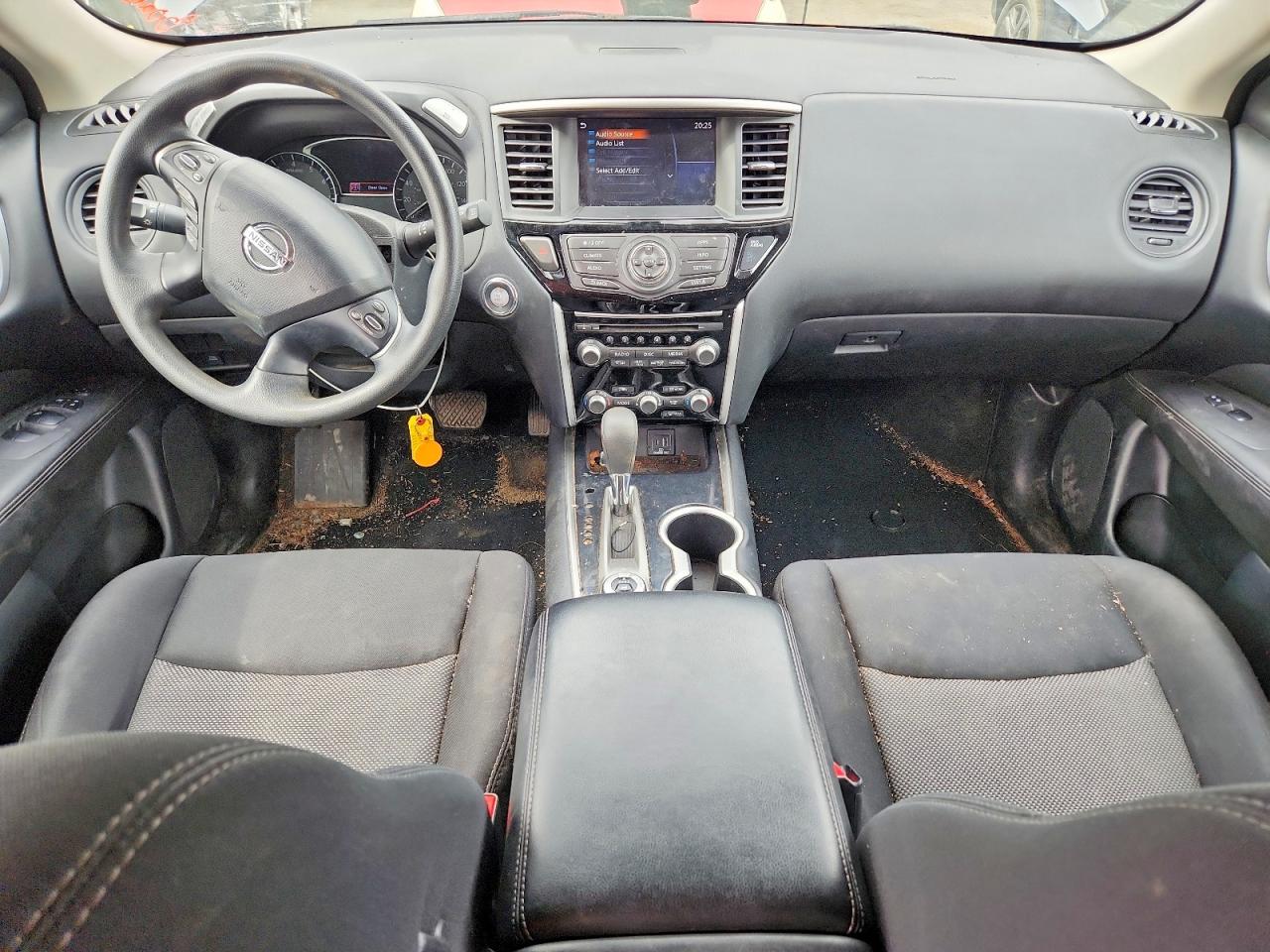 Nissan Pathfinder S