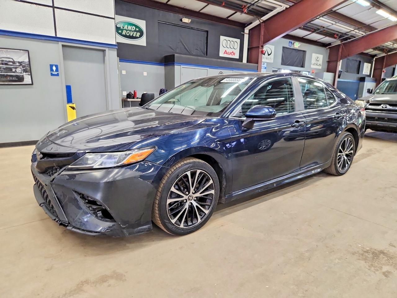 Salvage Toyota Camry Image