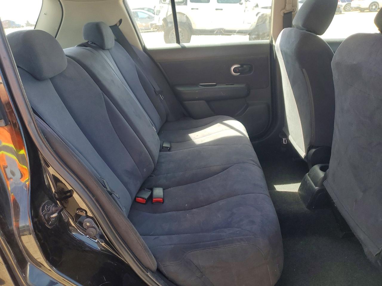 Nissan Versa 1.8 S