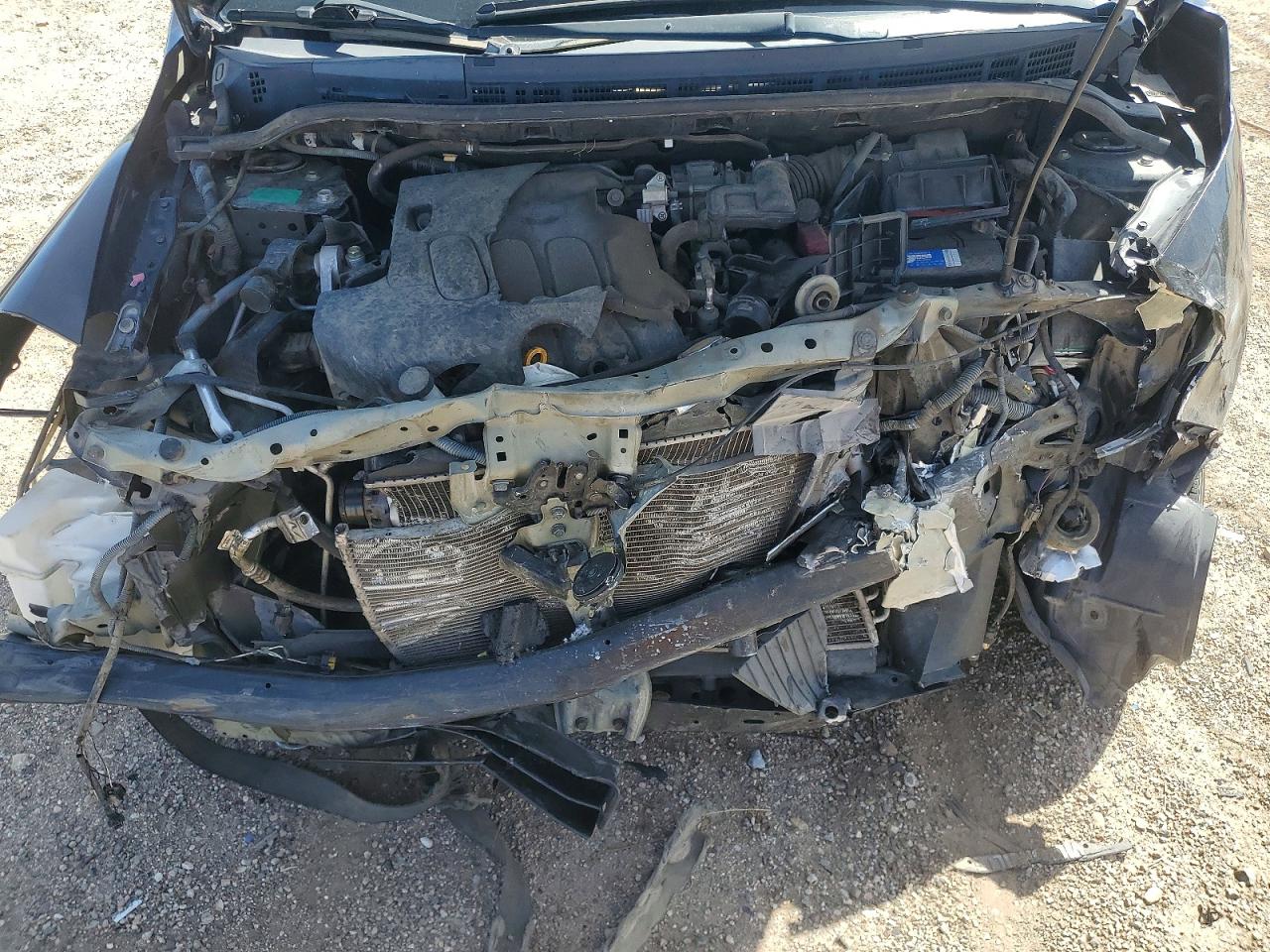 Nissan Versa 1.8 S