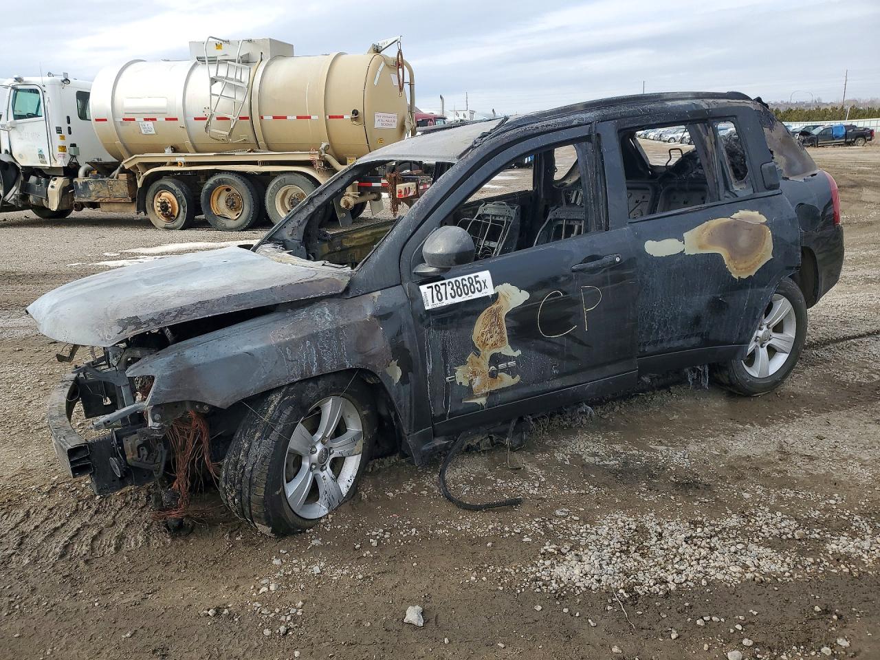 Salvage Jeep Compass Image