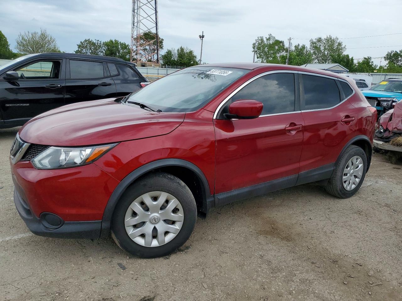 Salvage Nissan Rogue Image
