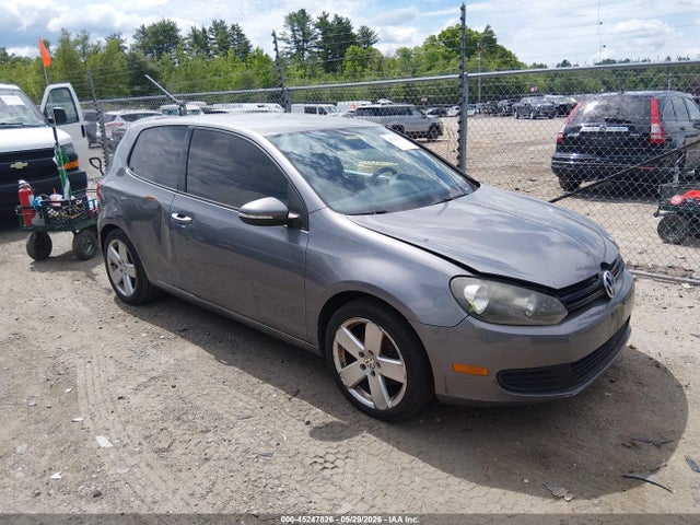 Salvage Volkswagen Golf Image