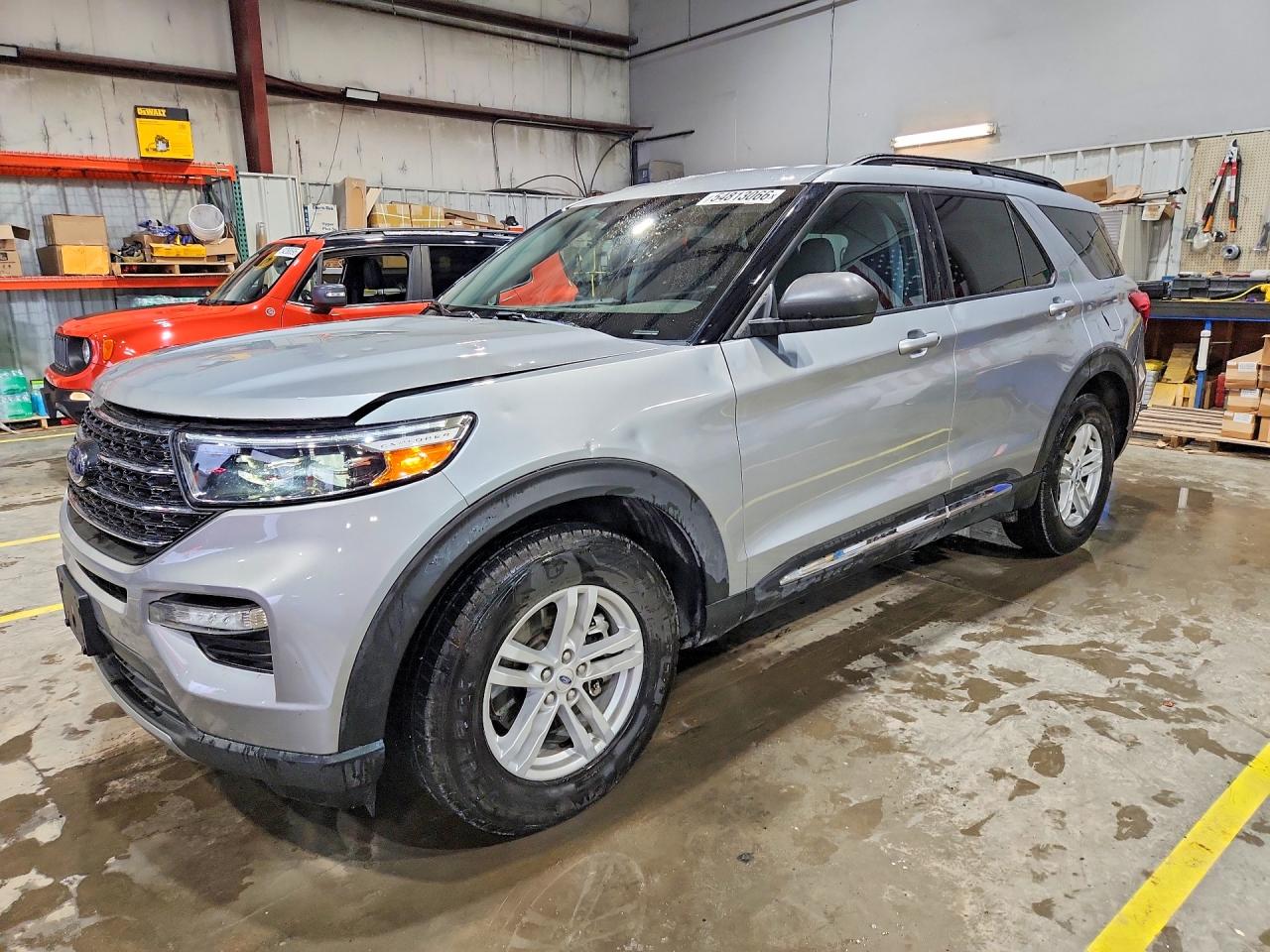 Salvage Ford Explorer Image