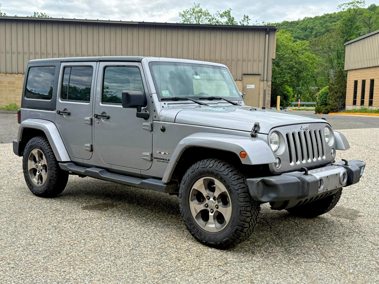 Salvage Jeep Wrangler Image