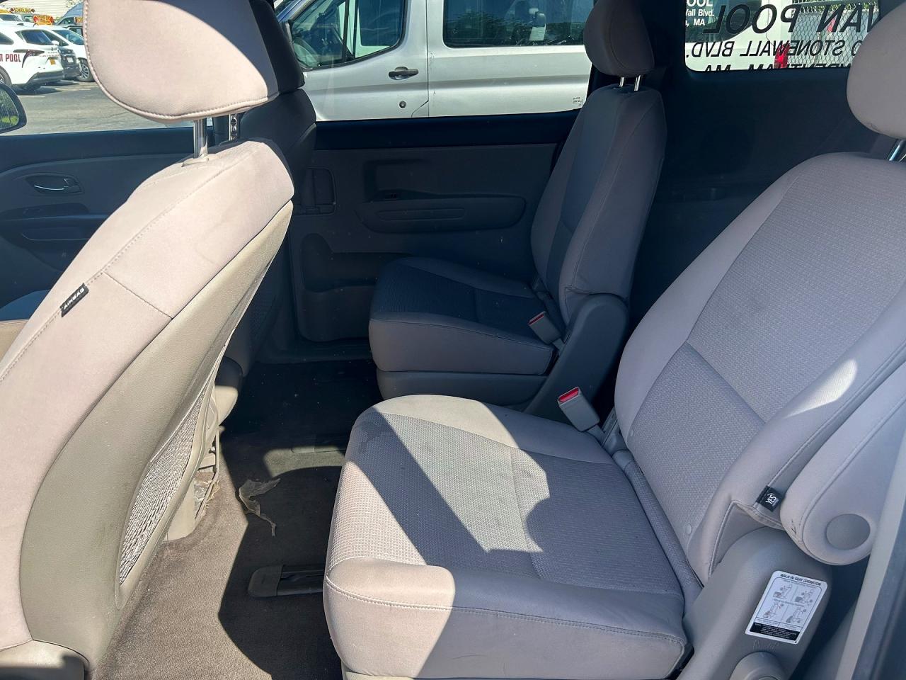 Kia Sedona Lx