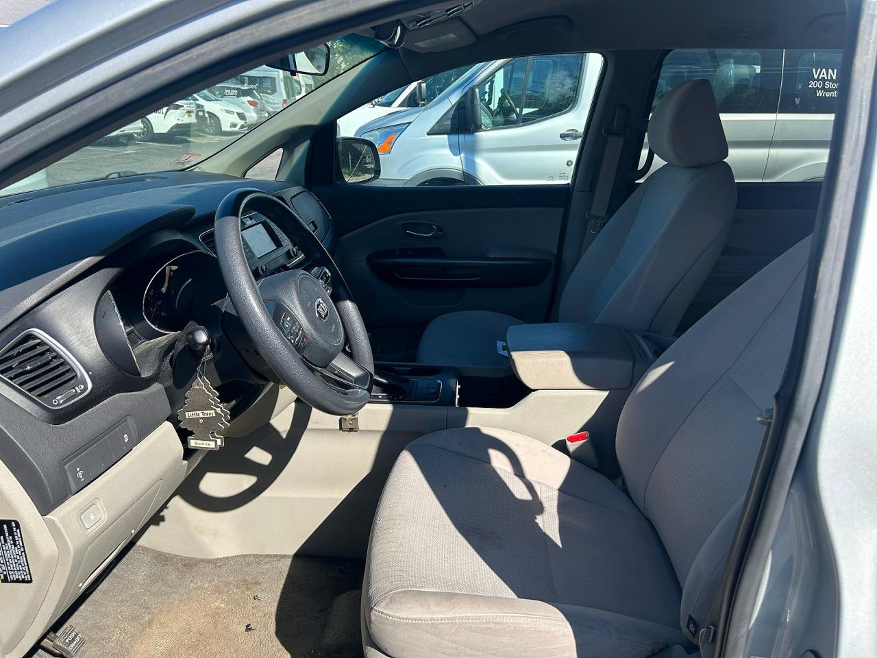 Kia Sedona Lx