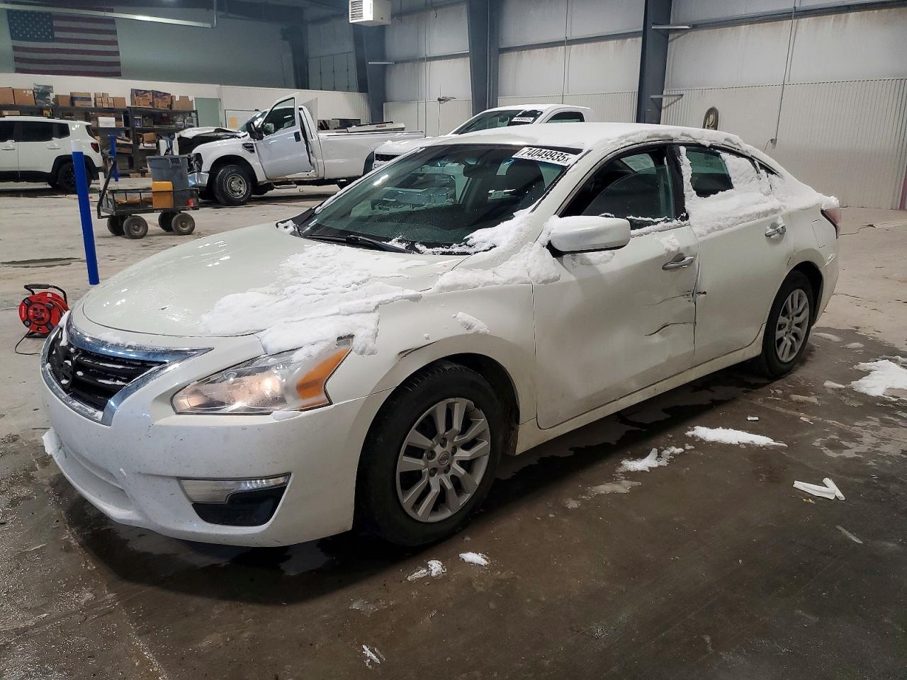 Salvage Nissan Altima Image