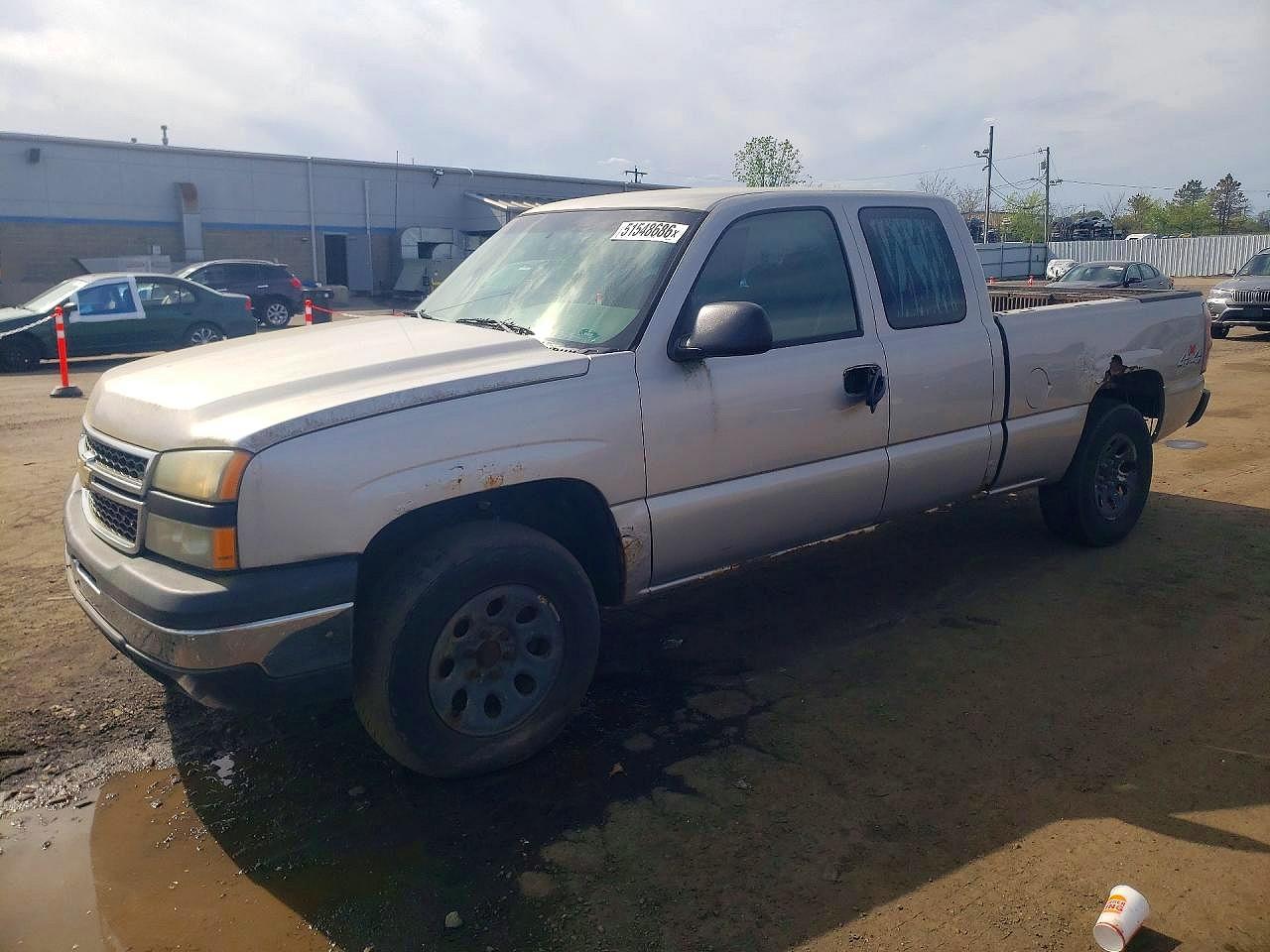 Salvage Chevrolet Silverado Image