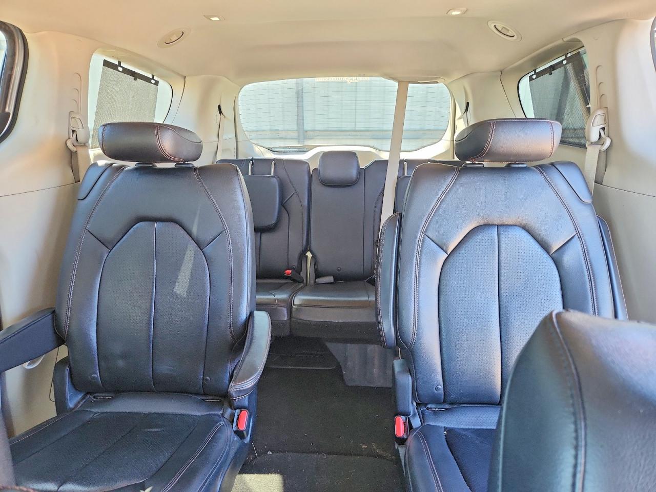 Chrysler Pacifica Touring L