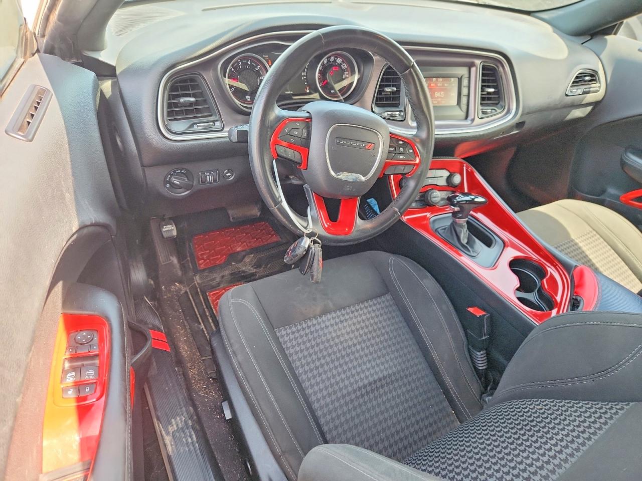 Dodge Challenger Sxt