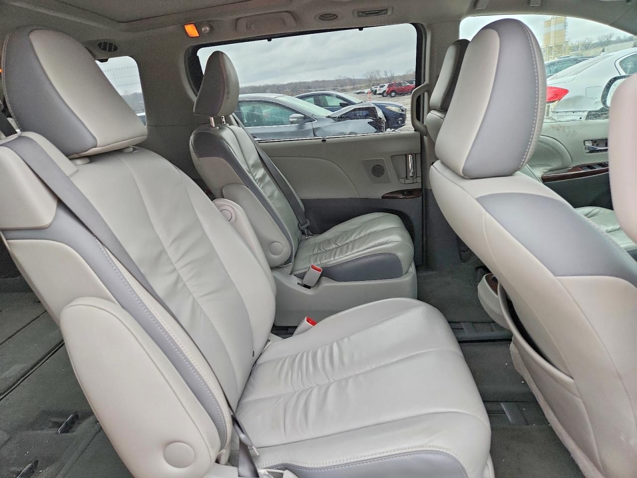 Toyota Sienna Limited 7-passenger