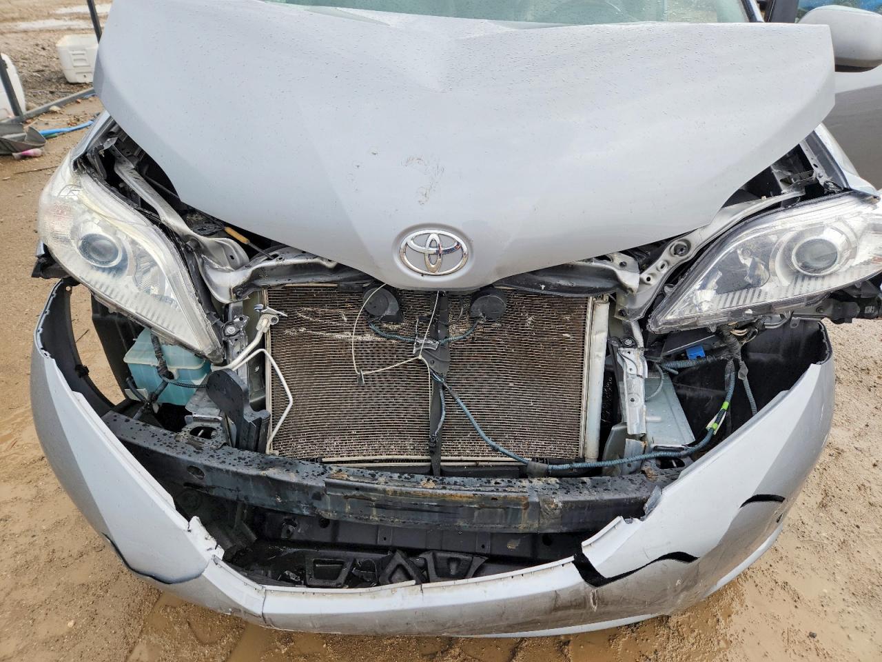 Toyota Sienna Limited 7-passenger