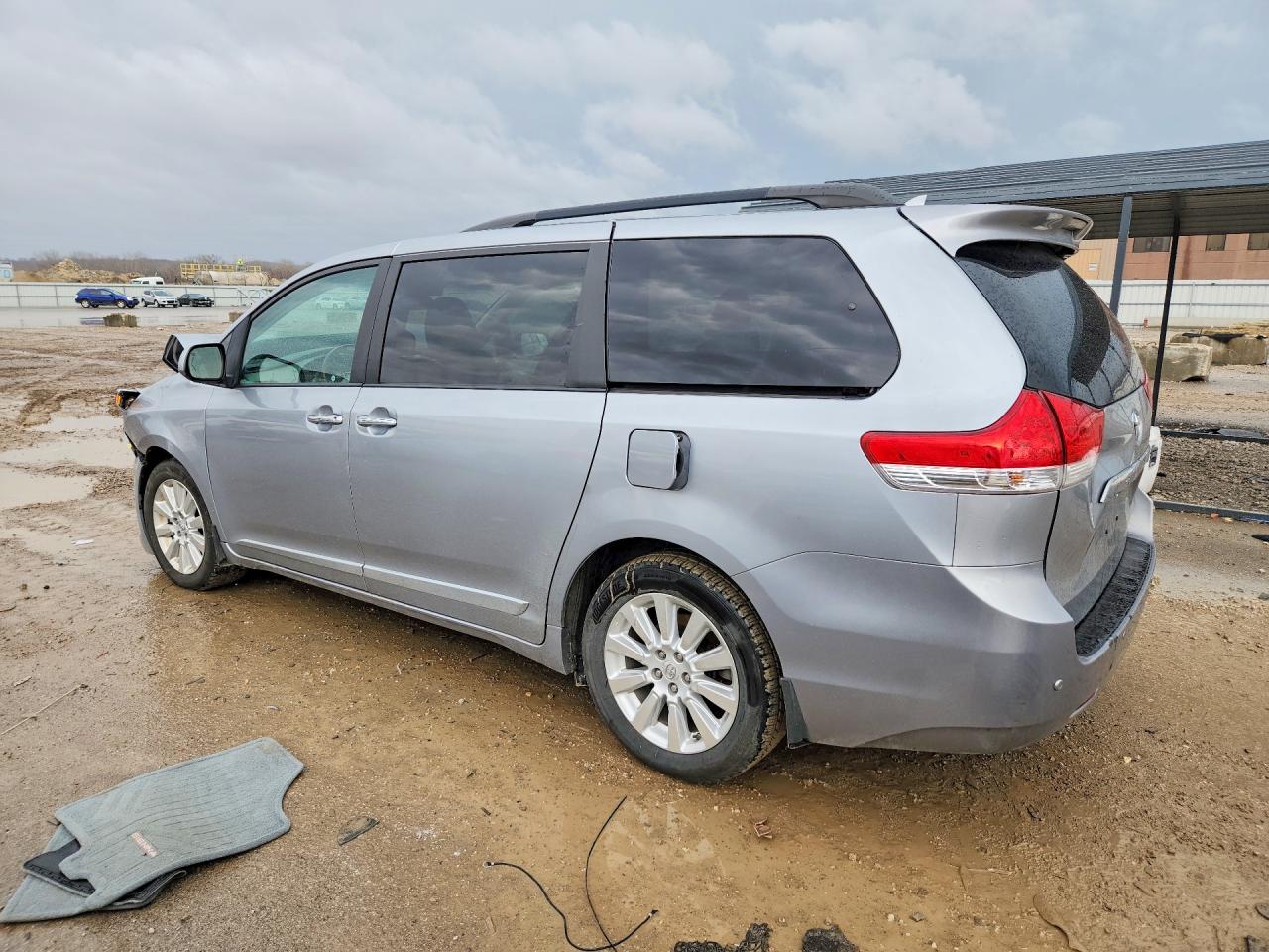 Toyota Sienna Limited 7-passenger