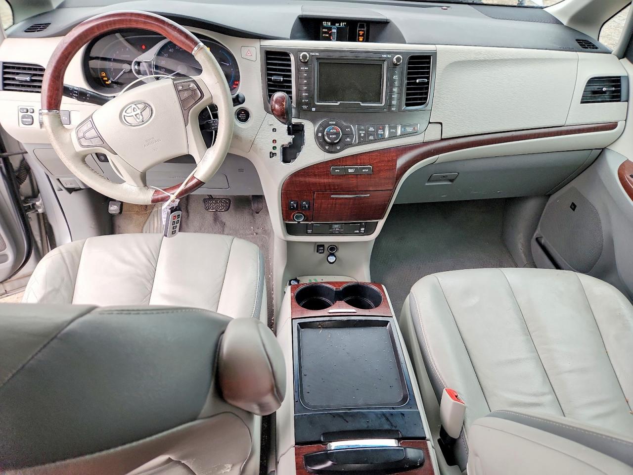 Toyota Sienna Limited 7-passenger