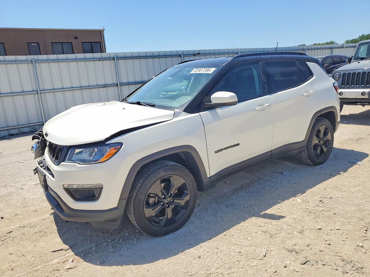 Salvage Jeep Compass Image