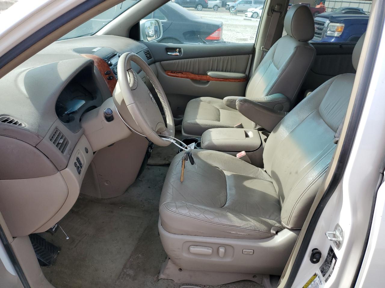 Toyota Sienna Xle 7 Passenger