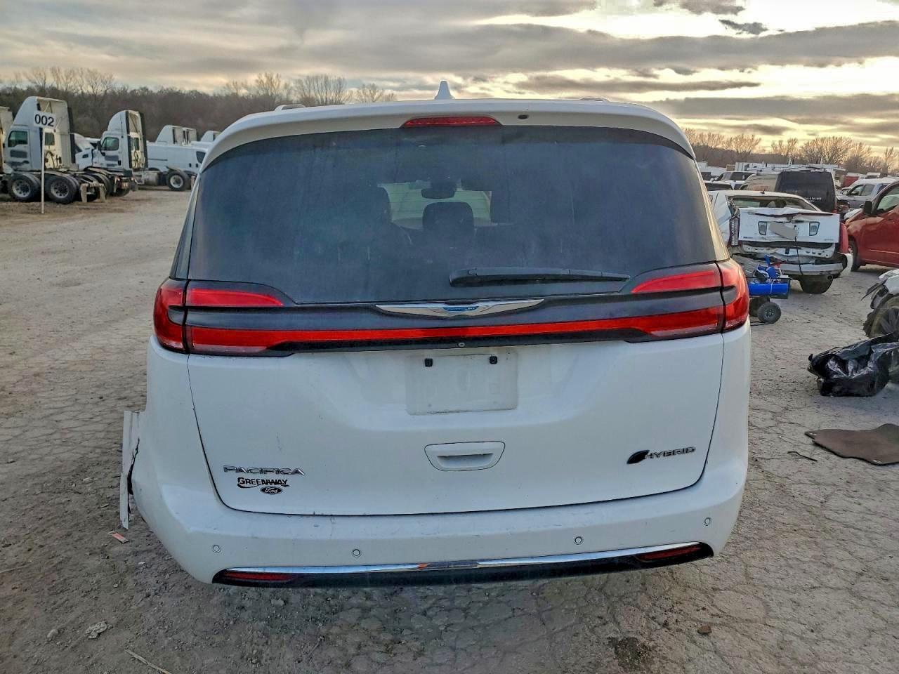 Chrysler Pacifica Hybrid Touring L