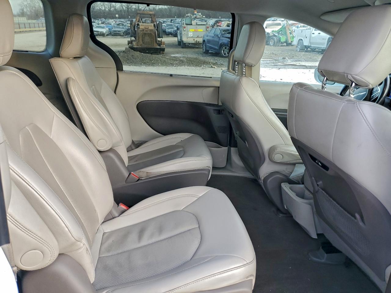 Chrysler Pacifica Hybrid Touring L