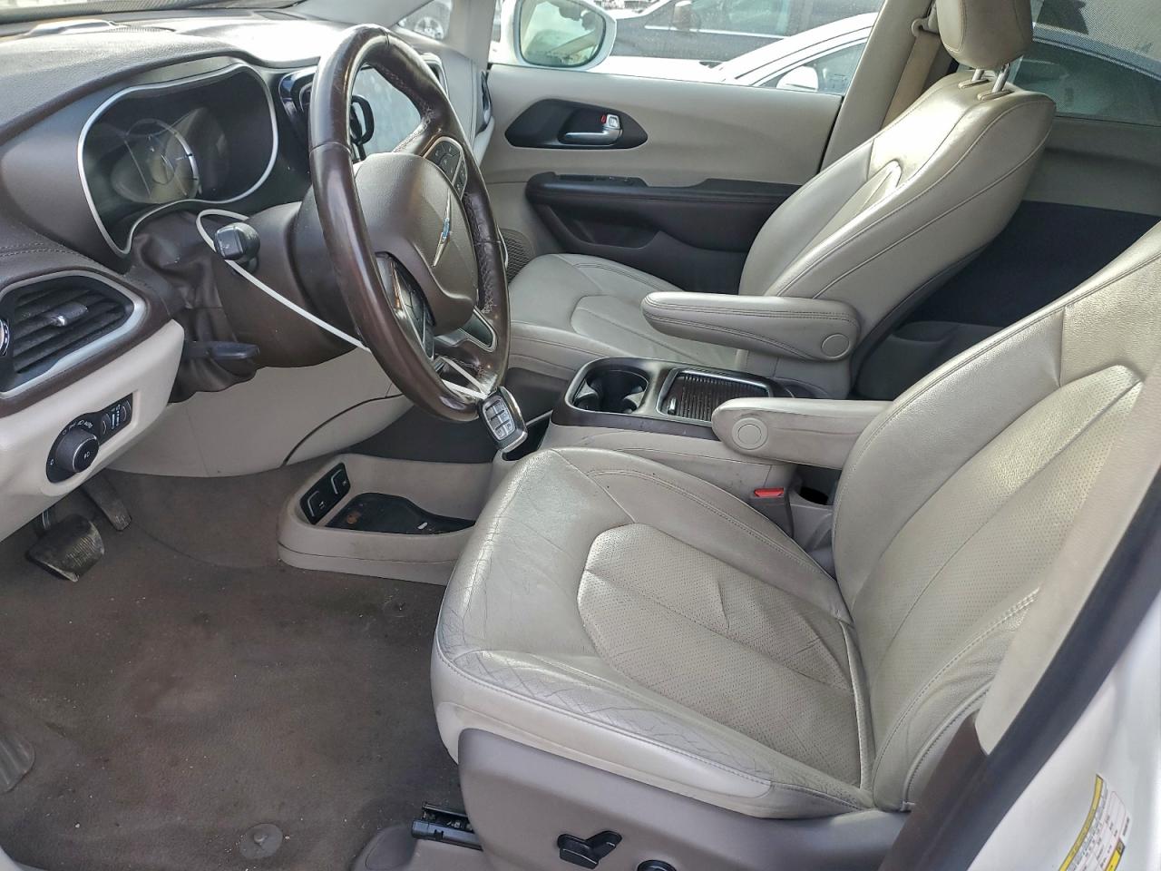 Chrysler Pacifica Hybrid Touring L