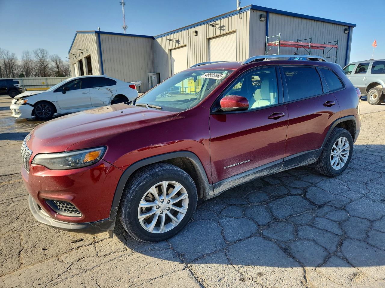 Salvage Jeep Cherokee Image