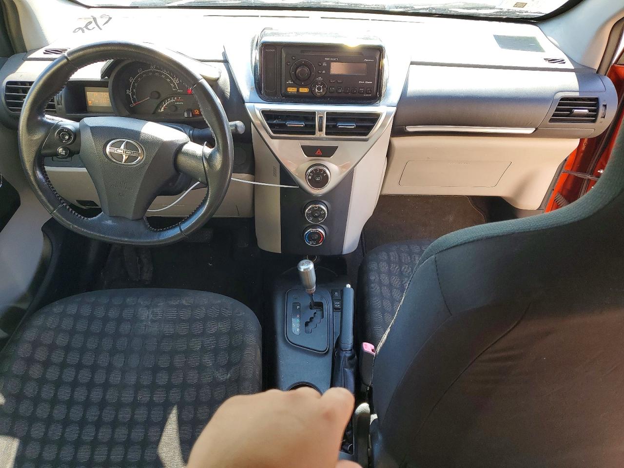 Scion iQ Base