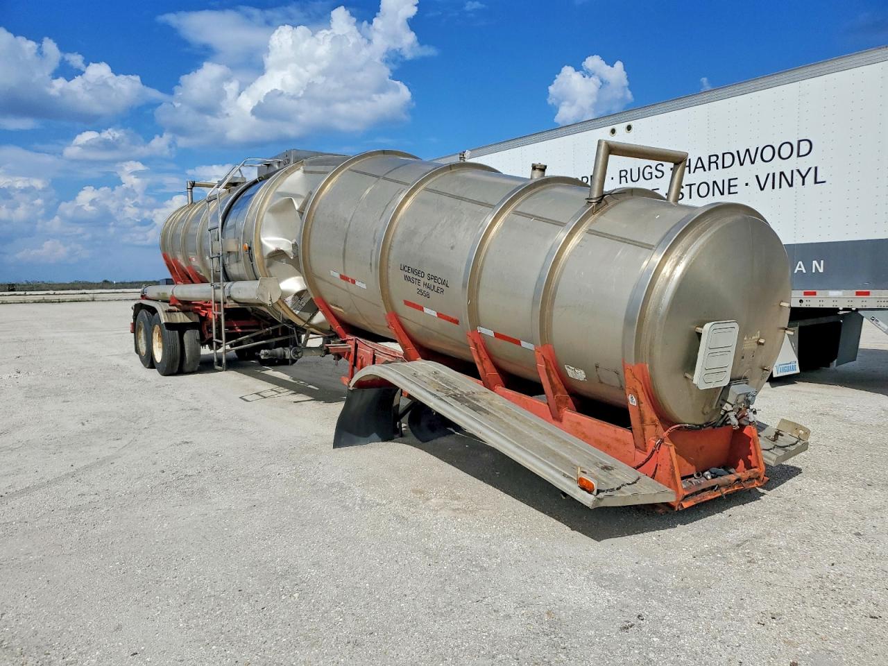 Salvage Polar Tank Trailer Trailer Image