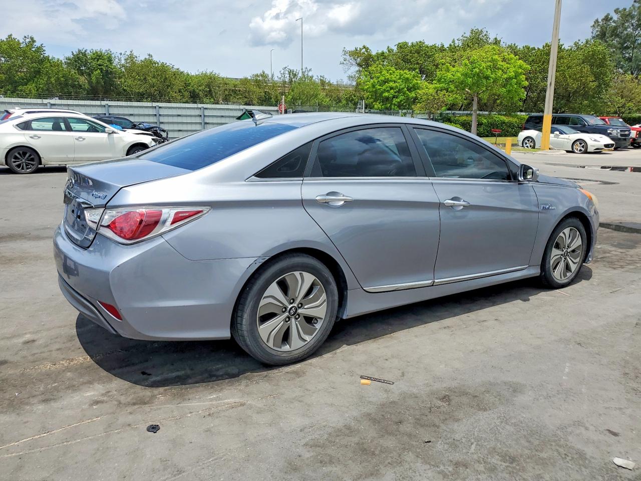 Hyundai SONATA Hybrid