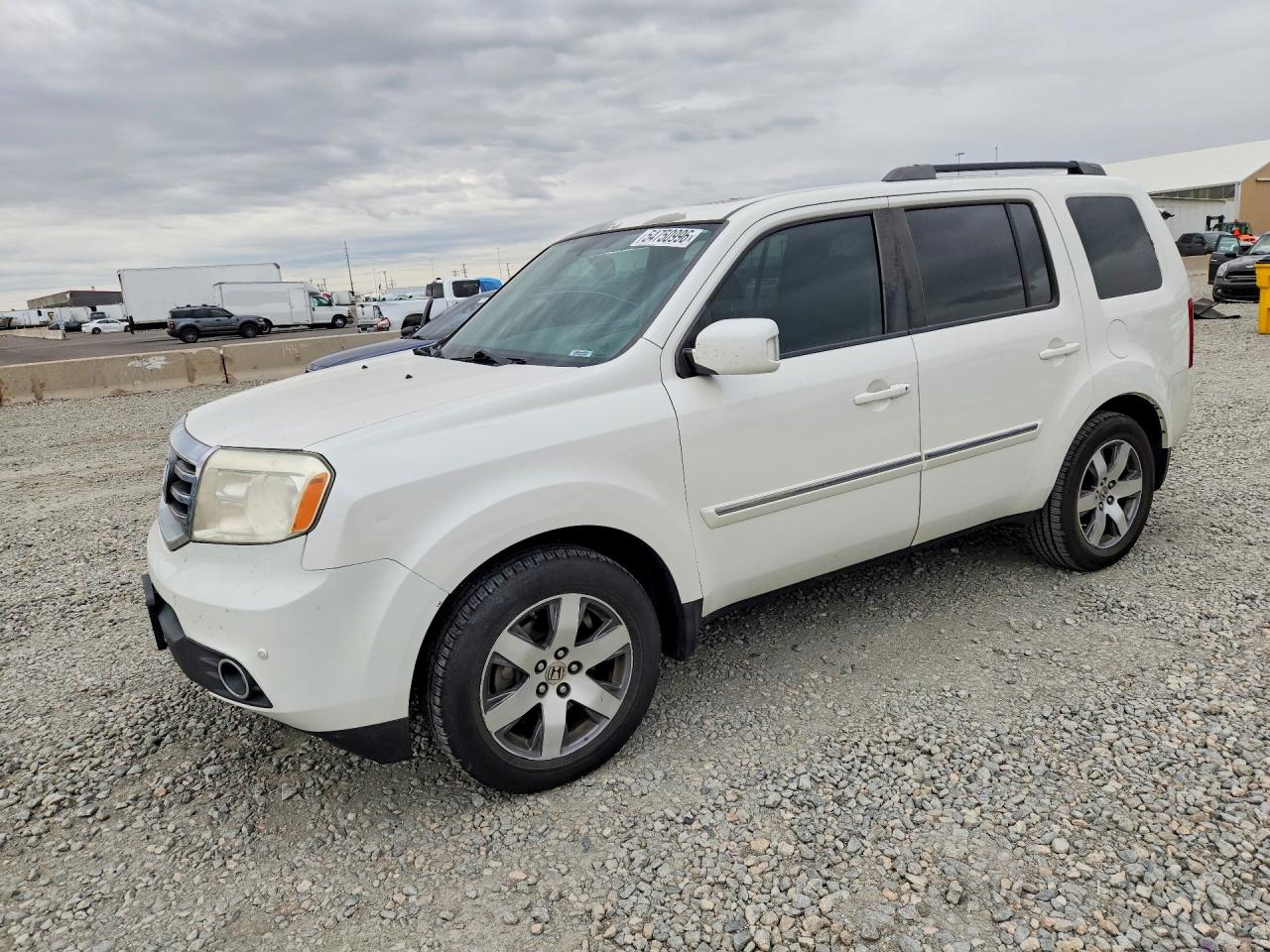 Salvage Honda Pilot Image