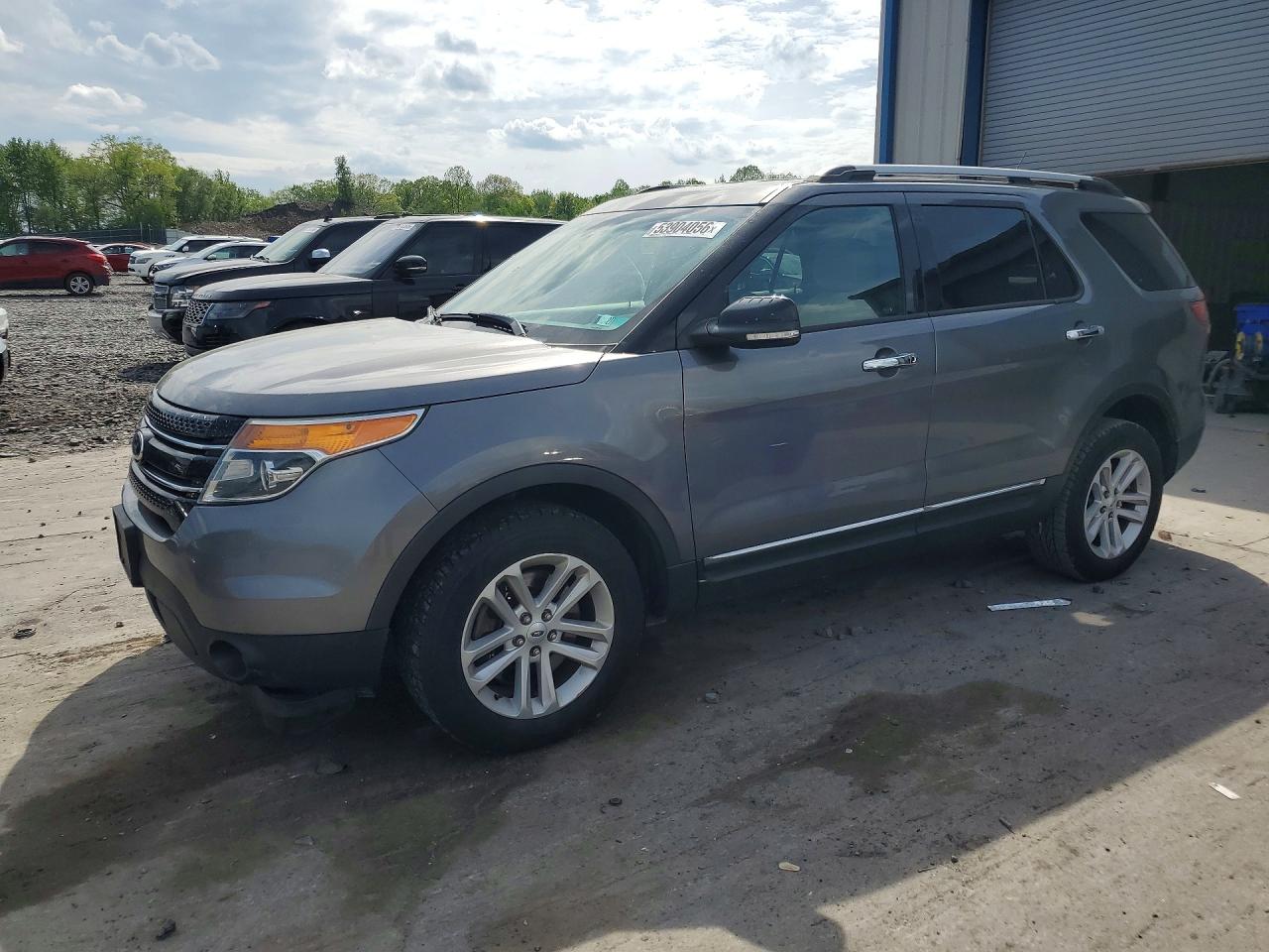 Salvage Ford Explorer Image