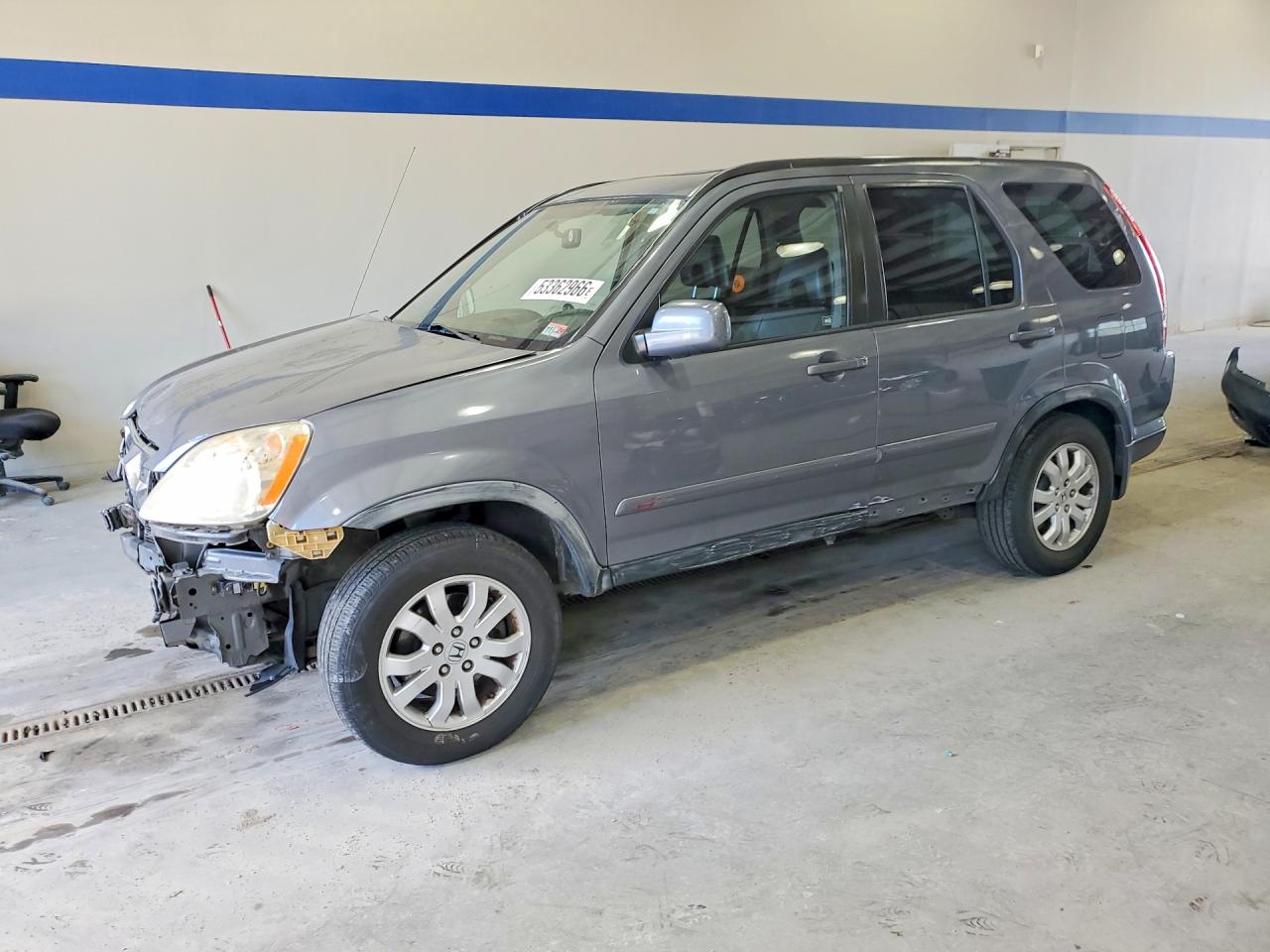 Salvage Honda Crv Image