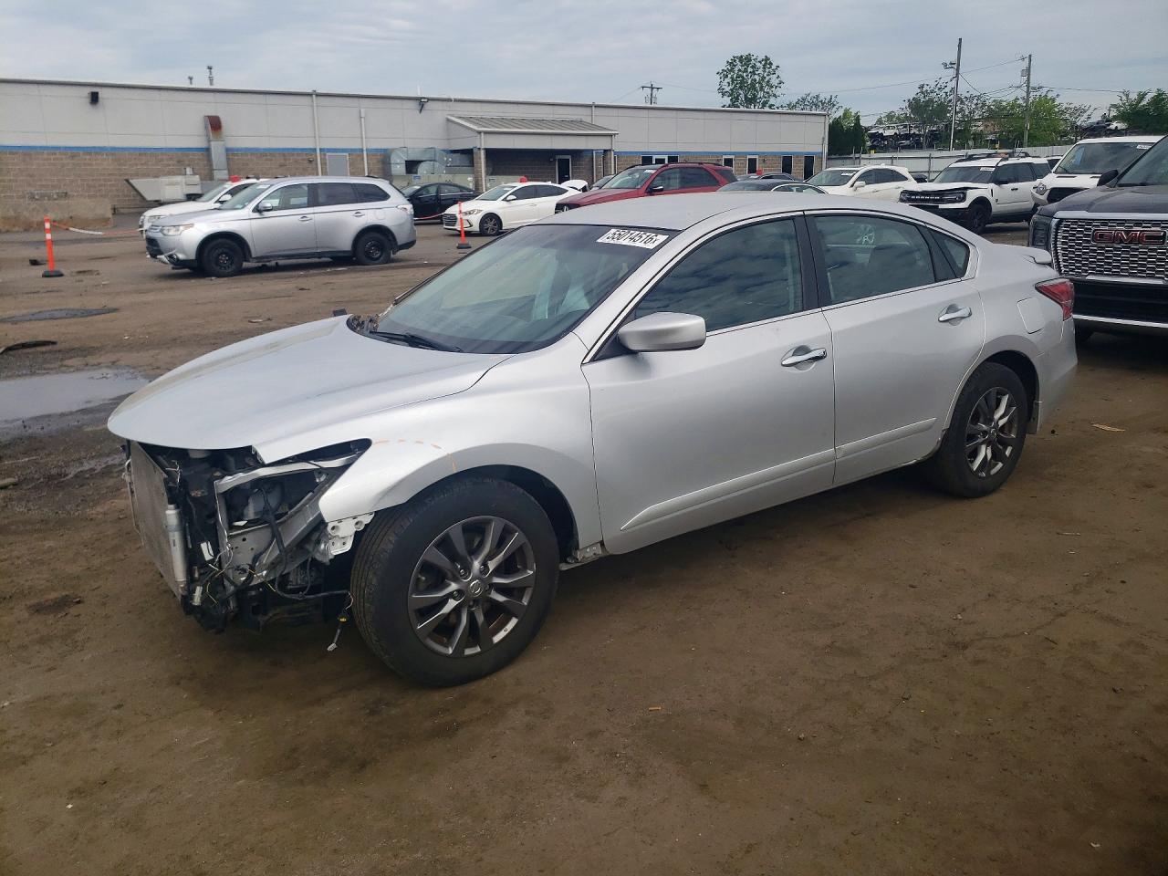 Salvage Nissan Altima Image