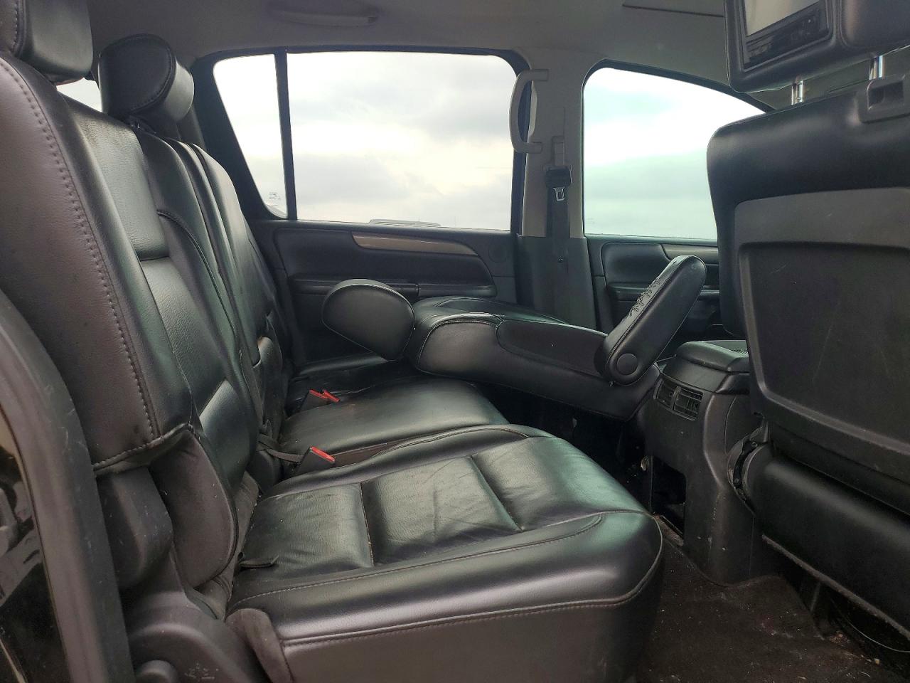 Nissan Armada Se