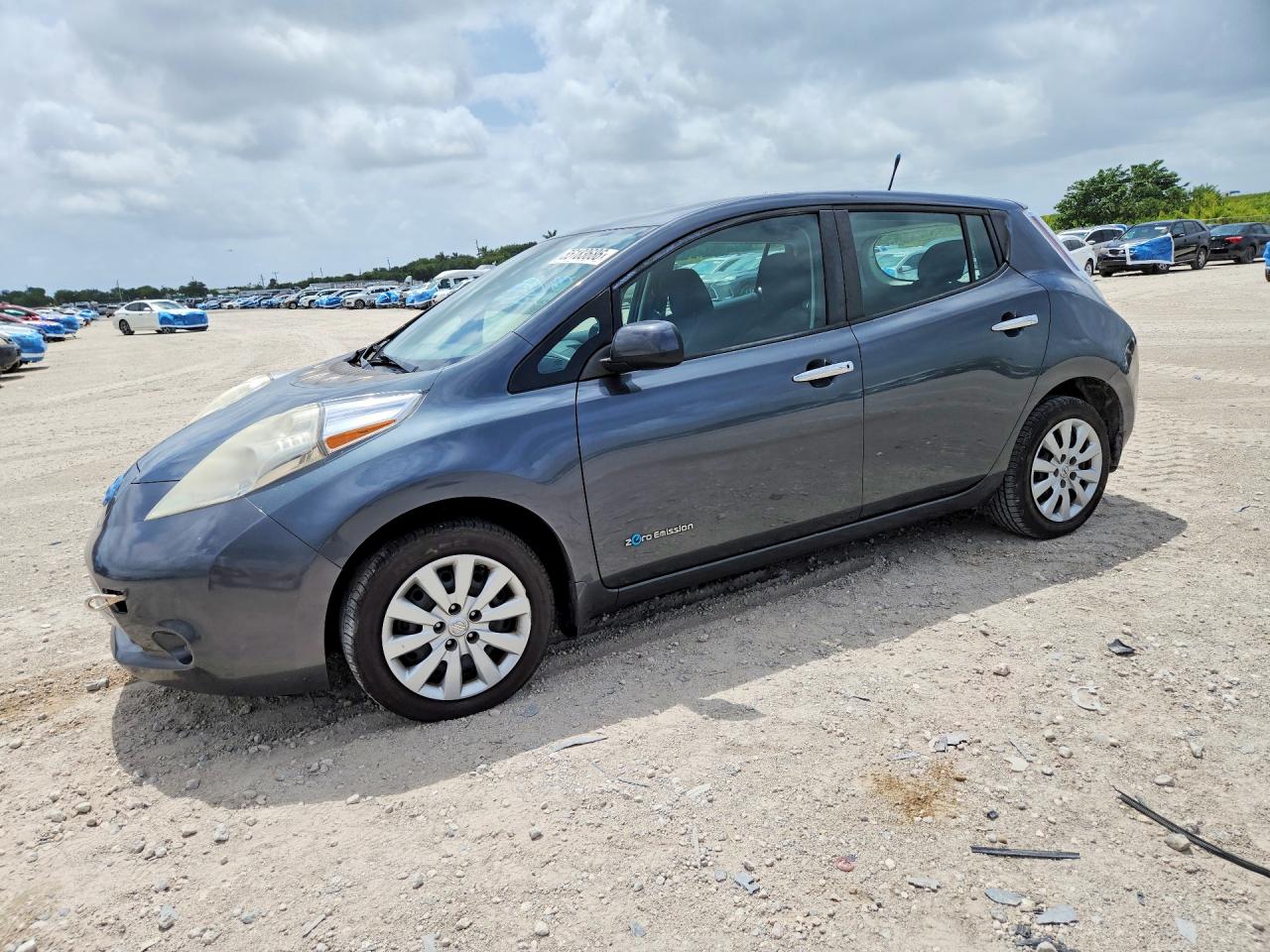 Salvage Nissan LEAF Image