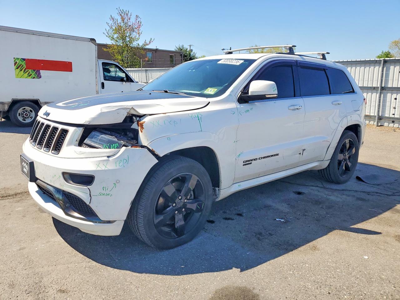 Salvage Jeep Cherokee Image