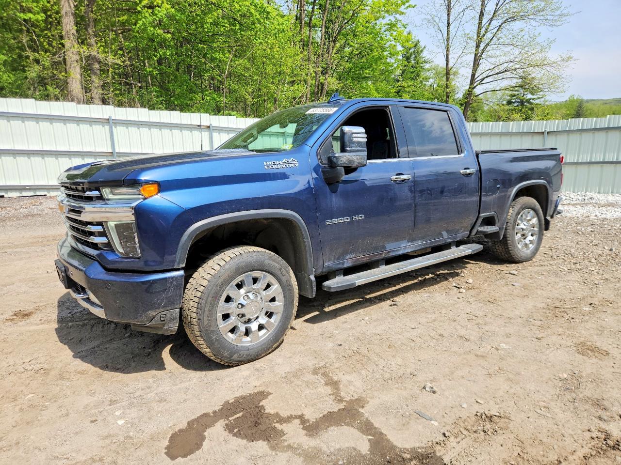 Salvage Chevrolet Silverado Image