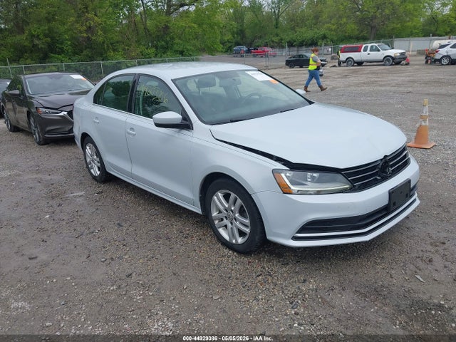 Salvage Volkswagen Jetta Image