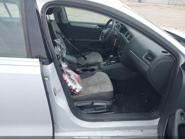 Volkswagen Jetta 1.4t S