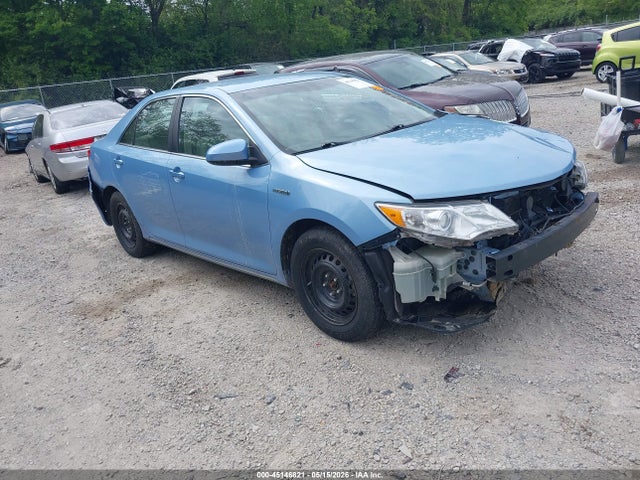 Salvage Toyota Camry Image