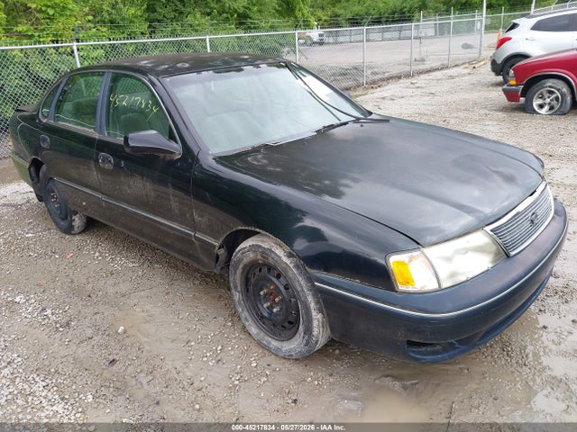 Salvage Toyota Avalon Image