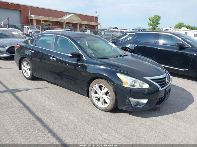 Salvage Nissan Altima Image