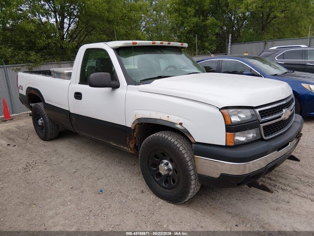 Salvage Chevrolet Silverado 1500 Image