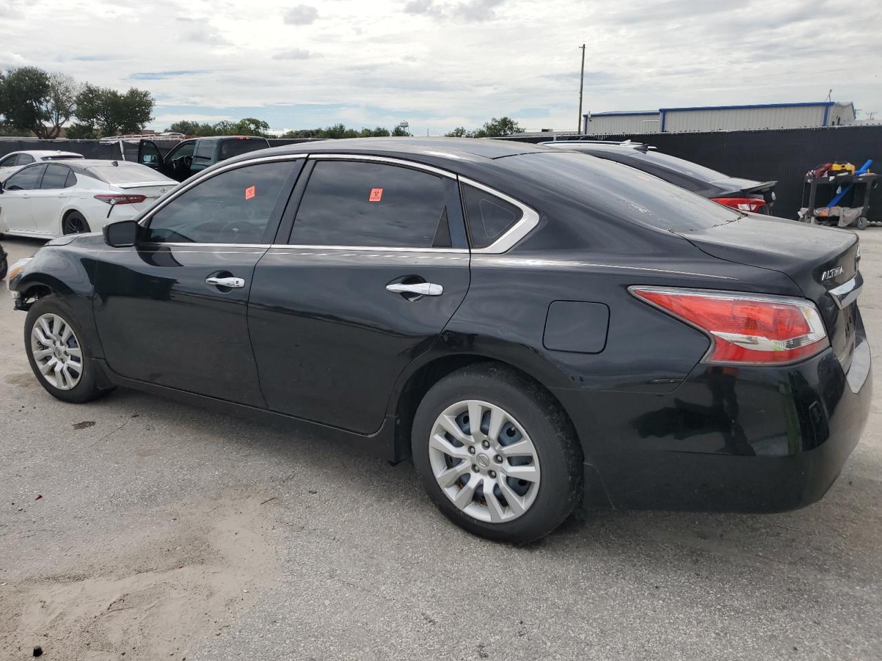 Salvage Nissan Altima Image