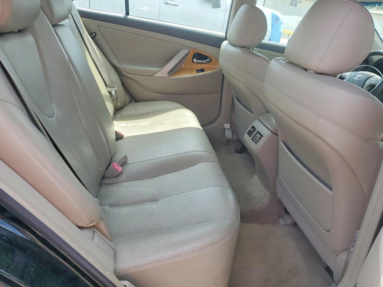 Toyota Camry Xle V6